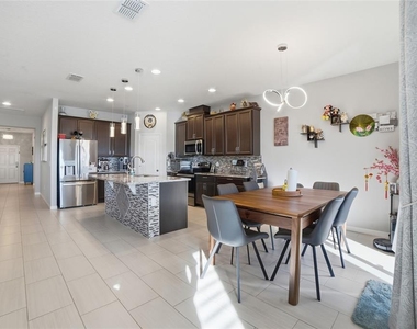 1461 Clear Brook Place - Photo Thumbnail 16