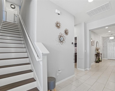 1461 Clear Brook Place - Photo Thumbnail 6