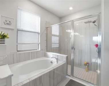 1461 Clear Brook Place - Photo Thumbnail 8