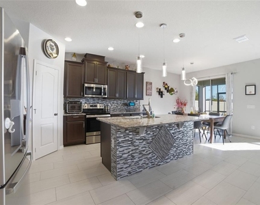 1461 Clear Brook Place - Photo Thumbnail 17