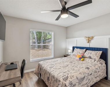 165 Quail Oaks Circle - Photo Thumbnail 13