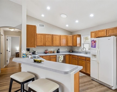 165 Quail Oaks Circle - Photo Thumbnail 8