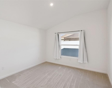 7548 Kuenher Court - Photo Thumbnail 11