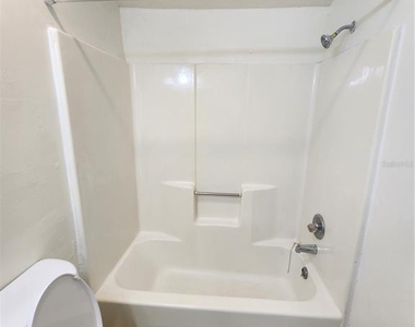 2018 Sw 70th Terrace - Photo Thumbnail 9