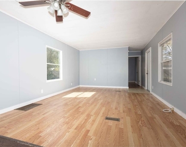 1824 Marion County Road - Photo Thumbnail 3