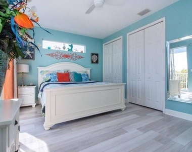 2319 Avenue C - Photo Thumbnail 7