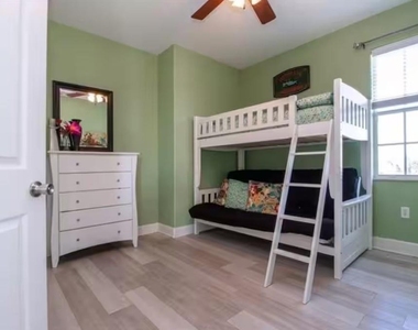 2319 Avenue C - Photo Thumbnail 12