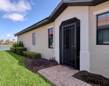 10424 Crooked Creek Drive - Photo Thumbnail 4