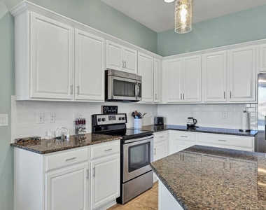 10424 Crooked Creek Drive - Photo Thumbnail 16