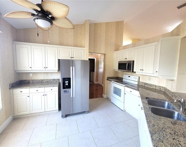 4220 Pinebrook Circle - Photo Thumbnail 6
