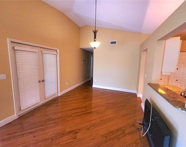 4220 Pinebrook Circle - Photo Thumbnail 3