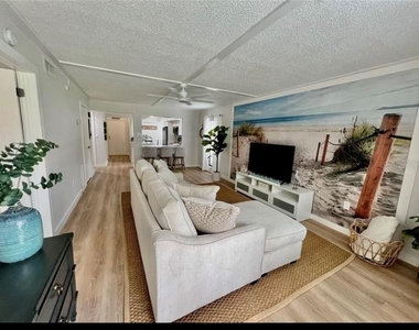 7203 Curtiss Avenue - Photo Thumbnail 7