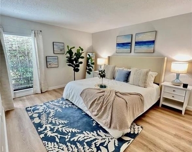 7203 Curtiss Avenue - Photo Thumbnail 13