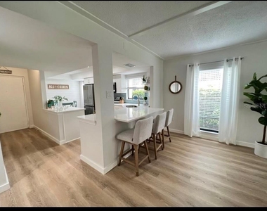7203 Curtiss Avenue - Photo Thumbnail 6