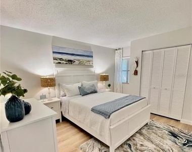 7203 Curtiss Avenue - Photo Thumbnail 10