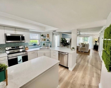 7203 Curtiss Avenue - Photo Thumbnail 3