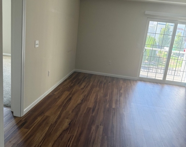 301 Main Street - Photo Thumbnail 6
