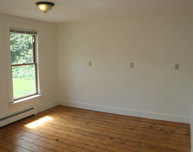 955 Main Street - Photo Thumbnail 8