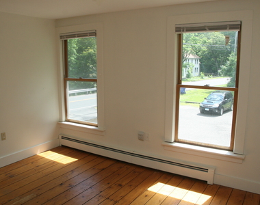 955 Main Street - Photo Thumbnail 9
