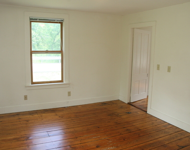 955 Main Street - Photo Thumbnail 7