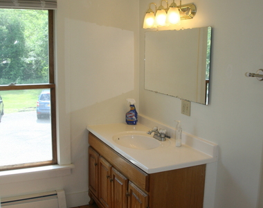 955 Main Street - Photo Thumbnail 10