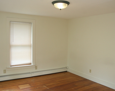 955 Main Street - Photo Thumbnail 14