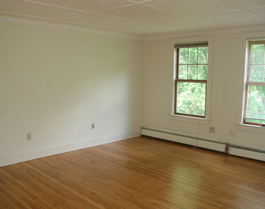 955 Main Street - Photo Thumbnail 4