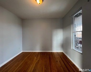 162 William Street - Photo Thumbnail 5