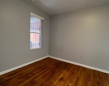 162 William Street - Photo Thumbnail 4