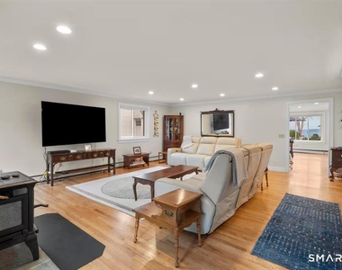 58 Chapman Avenue - Photo Thumbnail 12