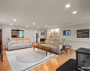 58 Chapman Avenue - Photo Thumbnail 11