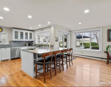 58 Chapman Avenue - Photo Thumbnail 5