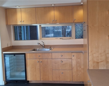 90 E Woodland - Photo Thumbnail 15