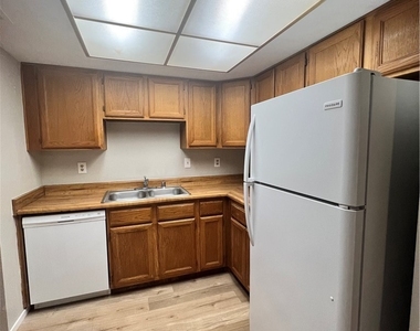 3771 Shirebrook Drive - Photo Thumbnail 7