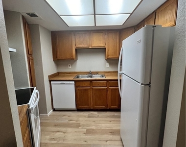 3771 Shirebrook Drive - Photo Thumbnail 6