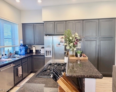 3795 Ruskin Street - Photo Thumbnail 10