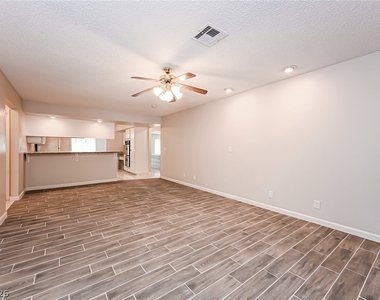 3212 Lark Circle - Photo Thumbnail 2