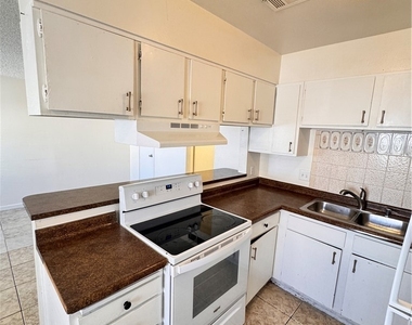 3356 Sylvia Street - Photo Thumbnail 8