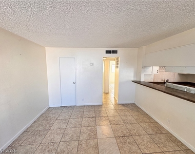3356 Sylvia Street - Photo Thumbnail 5