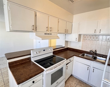 3356 Sylvia Street - Photo Thumbnail 9