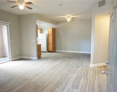9330 W Maule Avenue - Photo Thumbnail 5