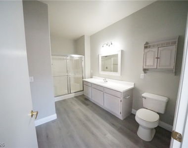 10245 S Maryland Parkway - Photo Thumbnail 13