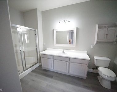 10245 S Maryland Parkway - Photo Thumbnail 14