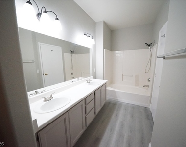 10245 S Maryland Parkway - Photo Thumbnail 17
