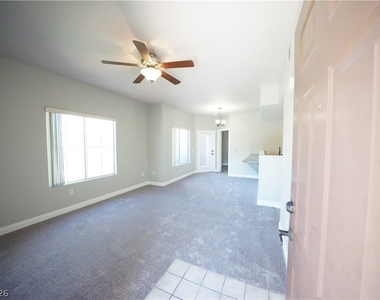 10245 S Maryland Parkway - Photo Thumbnail 4