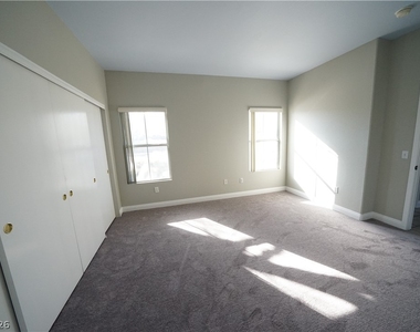 10245 S Maryland Parkway - Photo Thumbnail 11