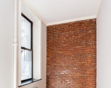 60 Avenue B - Photo Thumbnail 4