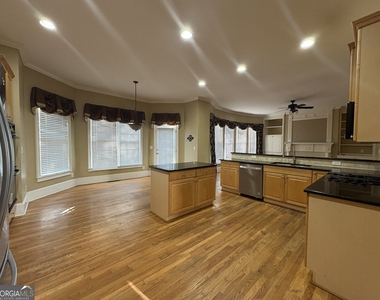 5930 Abbotts Run Trail - Photo Thumbnail 3