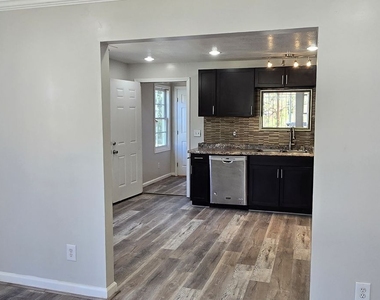 1280 Elizabeth Avenue Sw - Photo Thumbnail 1