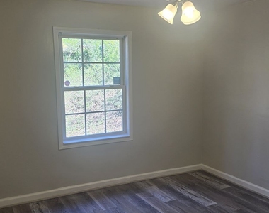 1280 Elizabeth Avenue Sw - Photo Thumbnail 7